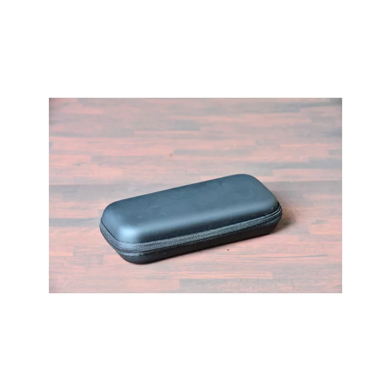 Padded travel cigar humidor