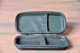 Padded travel cigar humidor