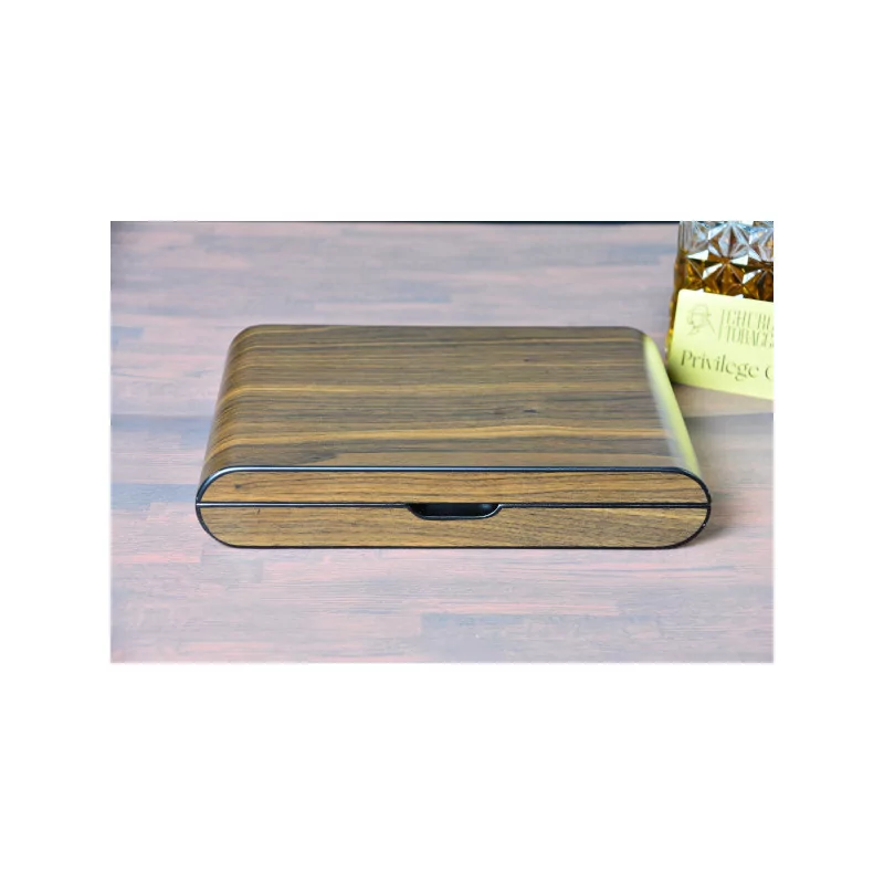 Walnut matt humidor holds 10 cigars Walnut matt humidor holds 10 cigars