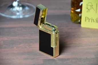 Luxury dual flame lighter