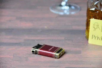 Honest Pipe lighter tan