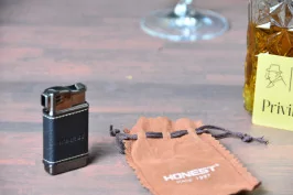 Honest Pipe lighter black