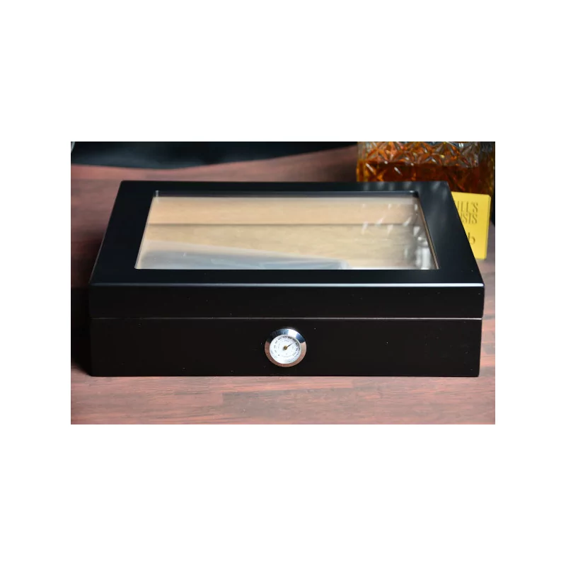 Humidor with glass Top - Black