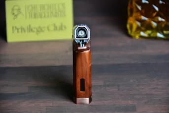 Honest Cigar lighter with integrated V cutter