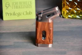 Honest Cigar lighter with integrated V cutter