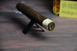The Edge Howitzer by Rocky Patel