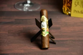 La Galera Habono half corona single cigar