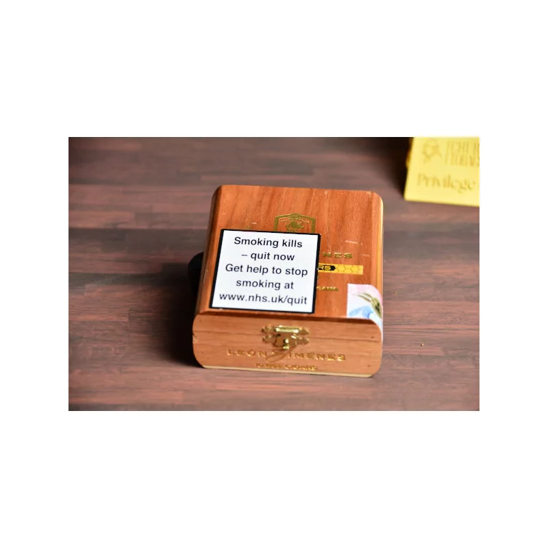 Empty small wooden cigar box Leon Jimines