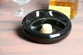 Black pipe ashtray with x2 pipe rest