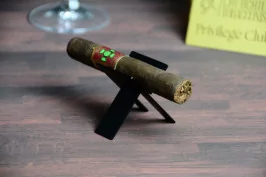 The wise man Maduro corona