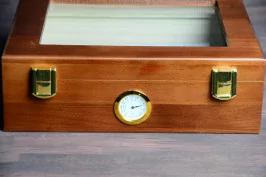 Glass top Humidor with gold latch