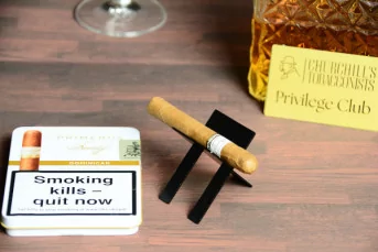 Primeros Dominican by Davidoff tin