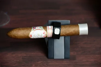 Magnetic Cigar band