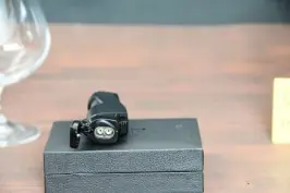 Honest Watson Black jet lighter