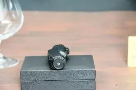 Honest Watson Black jet lighter