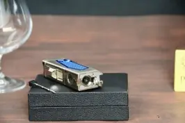 Honest brushed chrome blue 4 jet lighter