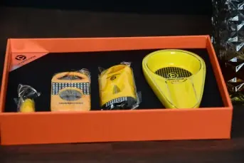 Hannicook Ashtray and cutter pack Yellow