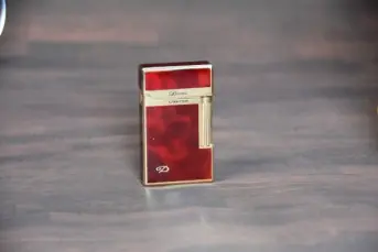 Luxury Single soft flame lighter red and gold