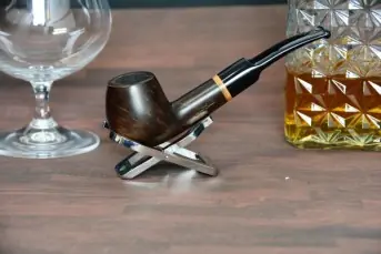 Jean Claude Slightly bent Apple Briar pipe