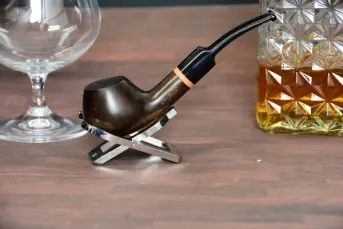 Jean Claude bent short Briar pipe