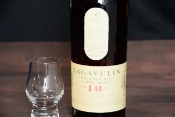Lagavulin 16 year 25ml