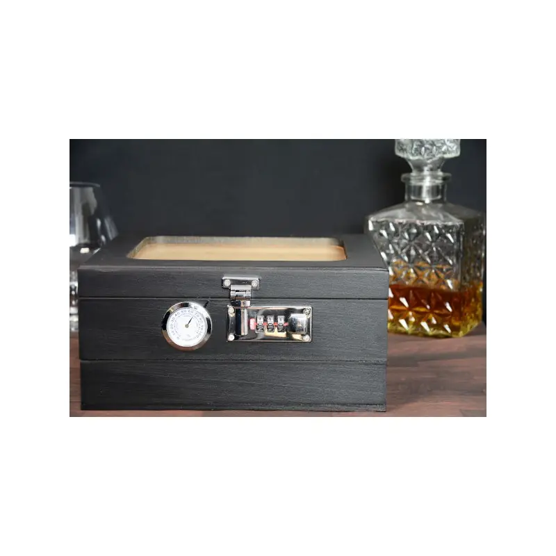 Black Humidor with window in the top and combination lock Black Humidor with window in the top and combination lock