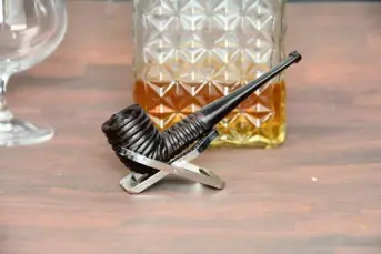 Churchills Spiral poker Straight (Briar)