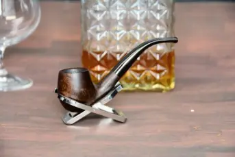 Churchill's bent brandy (Briar)