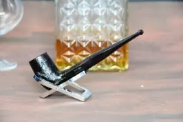 Churchill's Classic black sand blasted pipe (Briar)