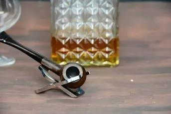 Churchill's pot pipe (Briar)