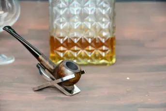 Churchill's pot pipe (Briar)