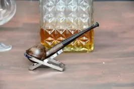 Churchill's pot pipe (Briar)