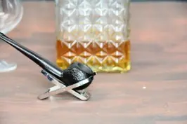 Churchill's Sandblasted pipe (Briar)