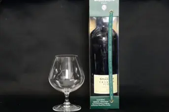 W. & J. Graham's Crusted Port 75cl (2003)
