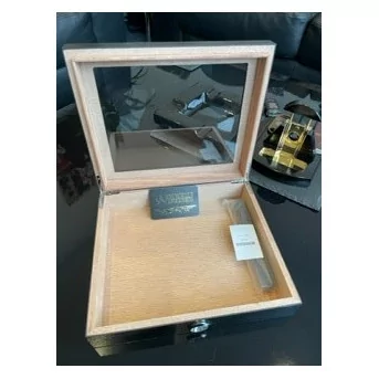 Humidor with glass Top - Black